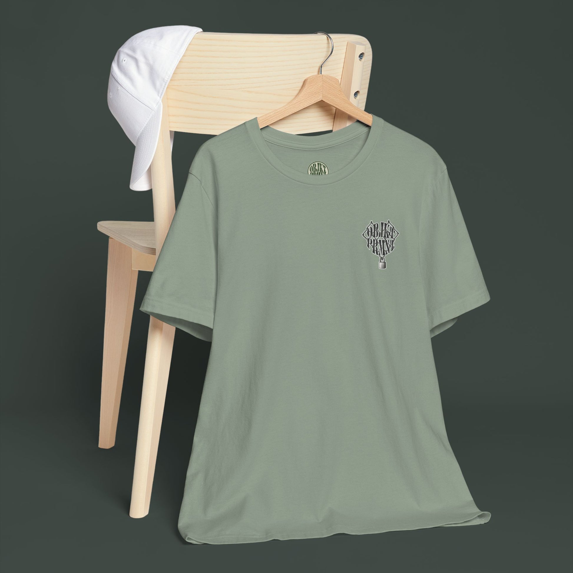 Trendy Minimalist Heart Tee - Unisex Jersey Short Sleeve T-Shirt