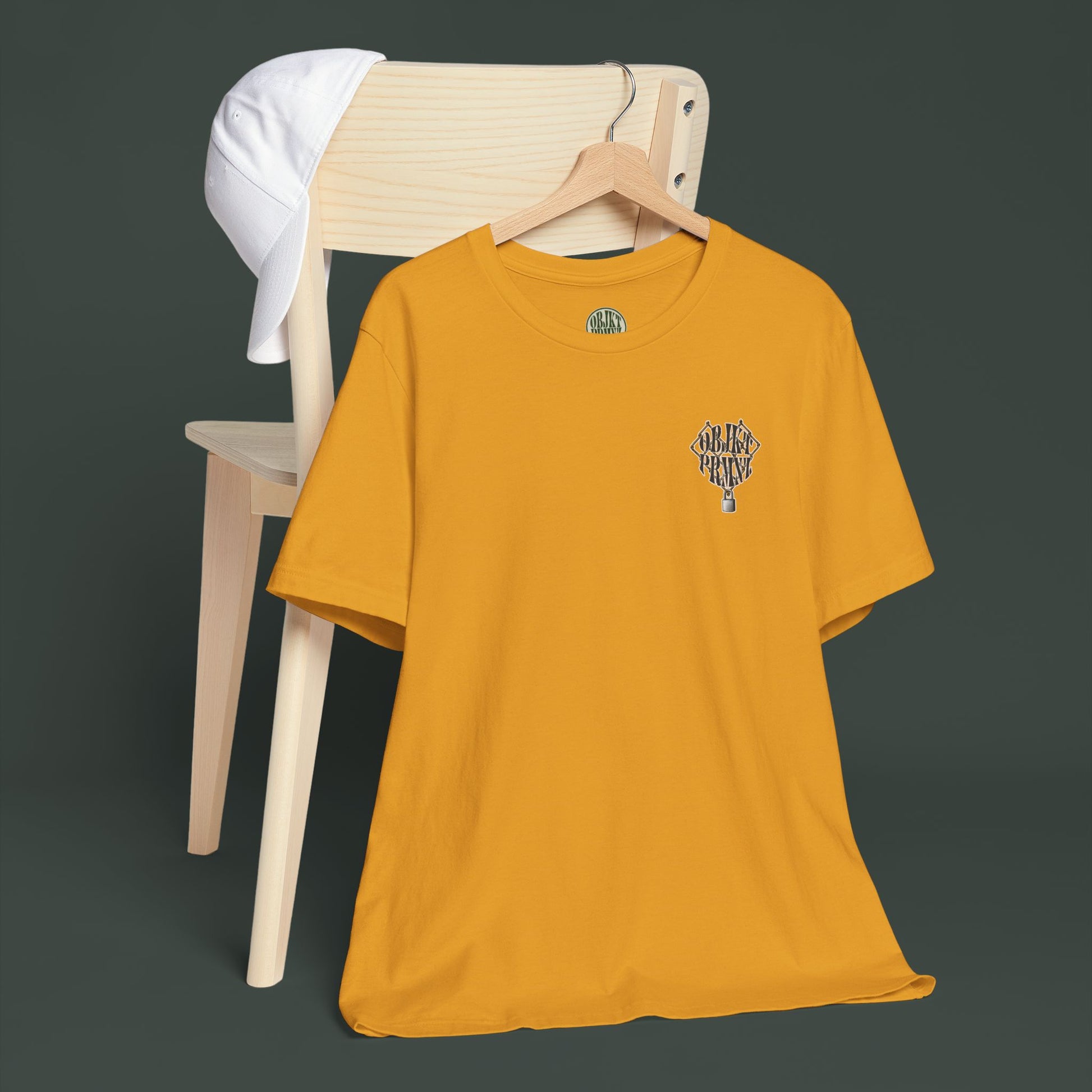 Trendy Minimalist Heart Tee - Unisex Jersey Short Sleeve T-Shirt