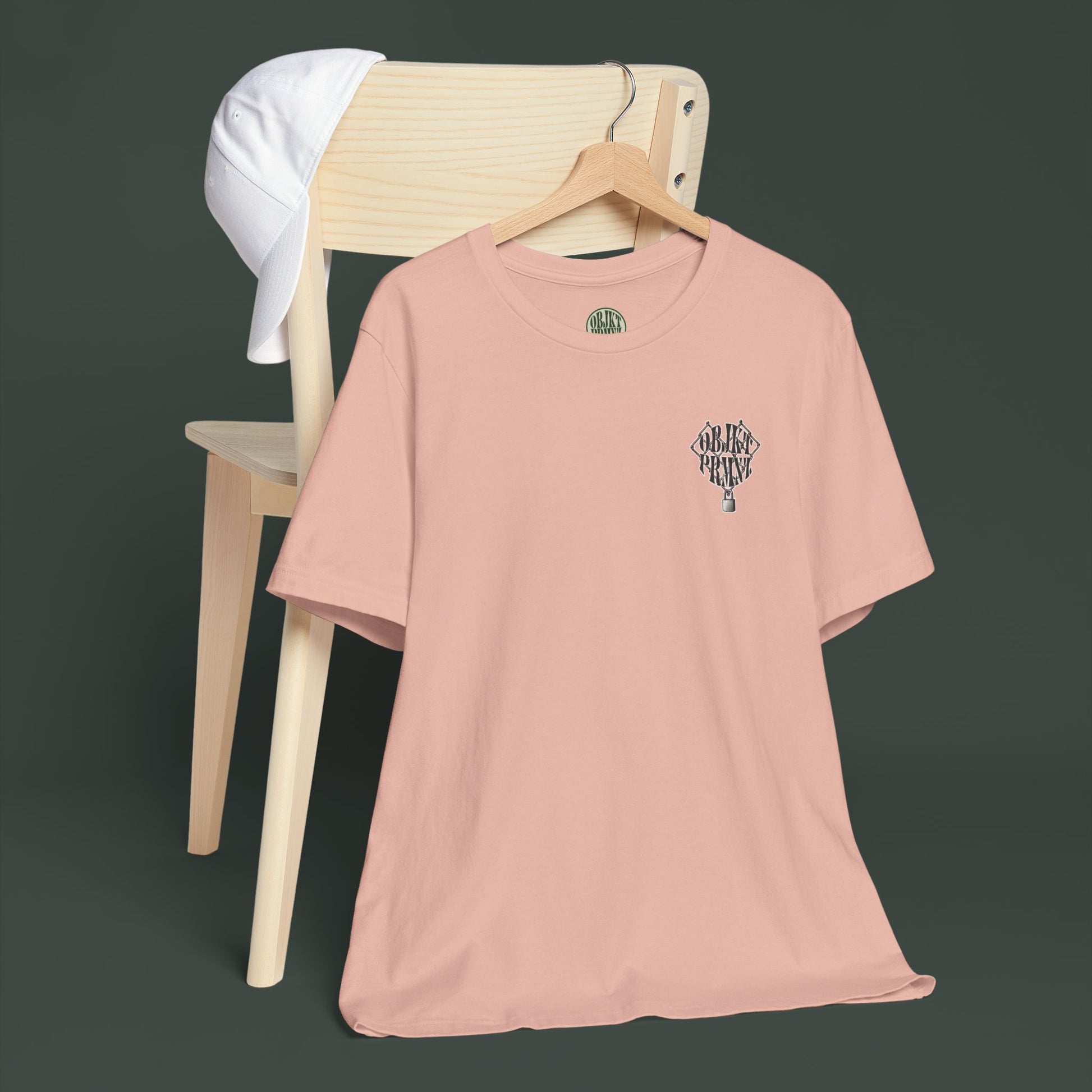 Trendy Minimalist Heart Tee - Unisex Jersey Short Sleeve T-Shirt