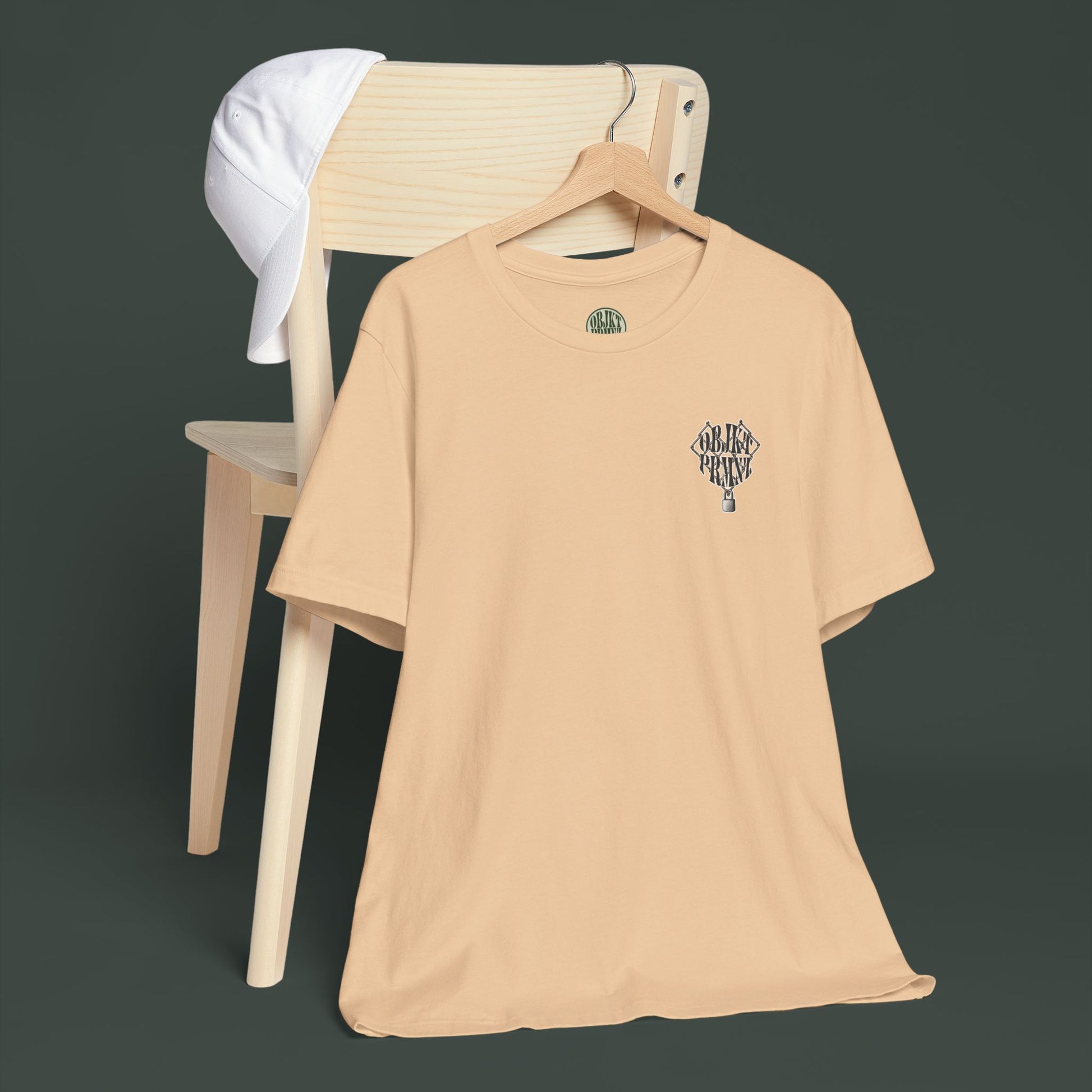 Trendy Minimalist Heart Tee - Unisex Jersey Short Sleeve T-Shirt