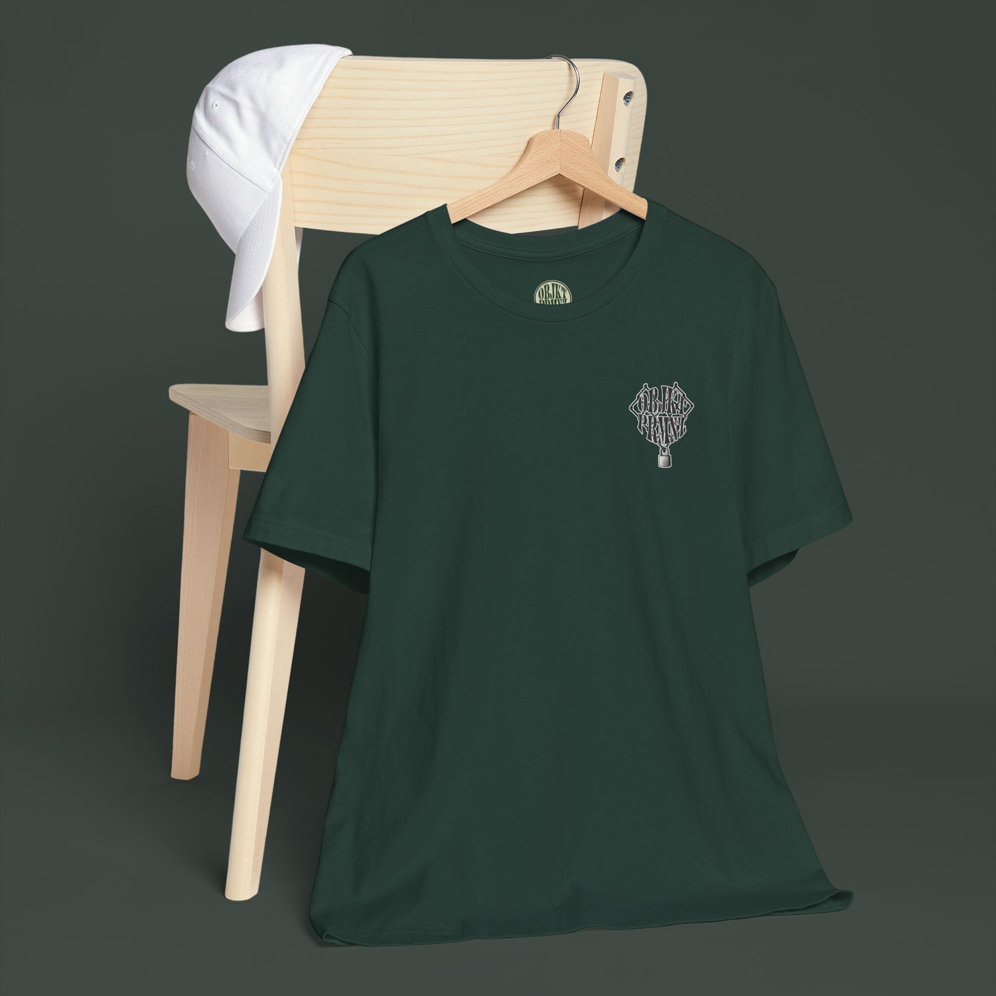 Trendy Minimalist Heart Tee - Unisex Jersey Short Sleeve T-Shirt