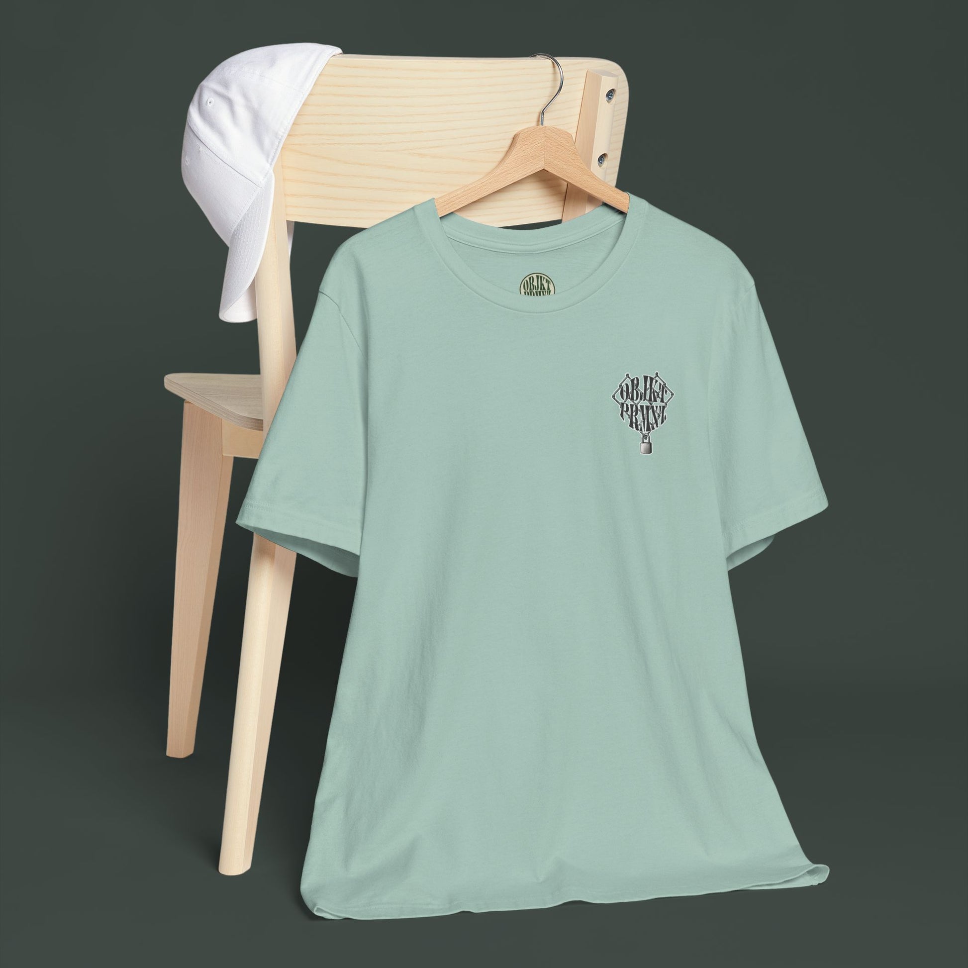 Trendy Minimalist Heart Tee - Unisex Jersey Short Sleeve T-Shirt